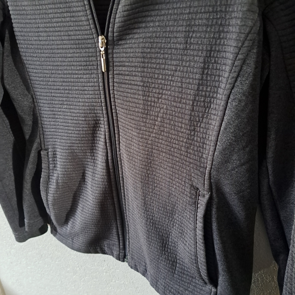 Pebble Beach Gray Quilted Sweatshirt - Picture 4 of 6